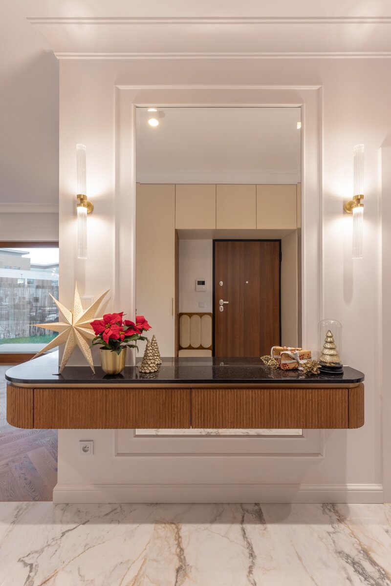 Apartament modern classic w&nbsp;świątecznej odsłonie, projekt Decoroom