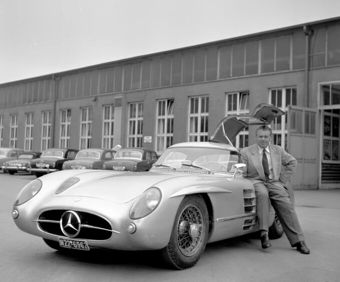 Mercedes 300 SLR Uhlenhaut Coupe