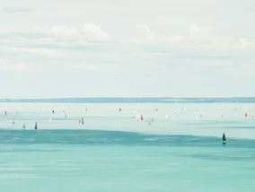Miniatura: Malownicze jezioro znika w szybkim tempie....