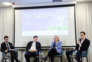 Od lewej; Bartosz Giza, Radosław Maruszkin, Agnieszka Filarska, Filip Wójcik