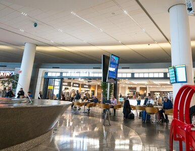 Miniatura: Zderzenie na lotnisku w USA. 2 osoby nie żyją