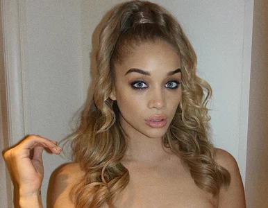 Miniatura: Jasmine Sanders wyróżniona przez magazyn...