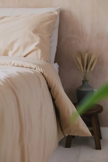 Śródziemnomorski klimat w pochmurnym Londynie, projekt Red Deer downloadfor.press, red deer