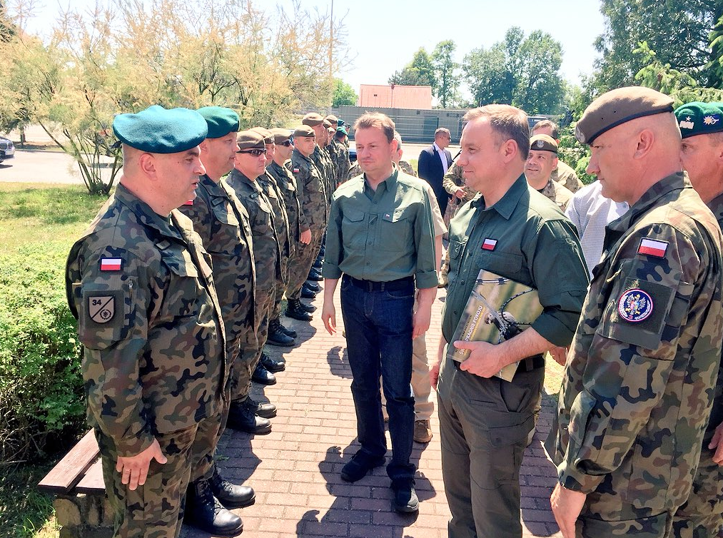 Duda i Błasczak na poligonie w Nowej Dębie 