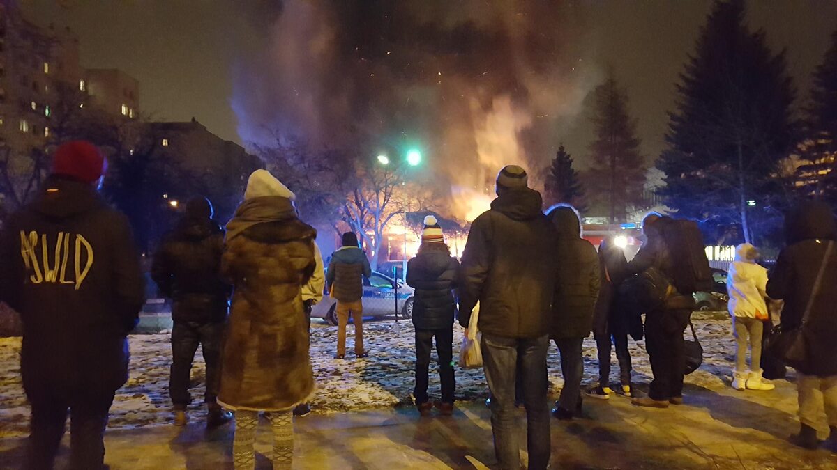 Płonie warsztat samochodowy i dom 