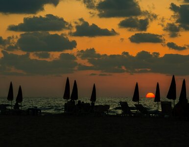 Miniatura: Turystka spędziła noc na plażowym leżaku....