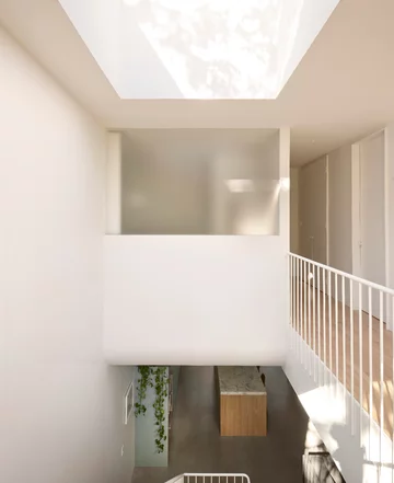 Rodzinny dom z dobudówką, projekt ALEXANDRE BERNIER ARCHITECTE 