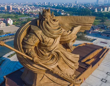 Miniatura: 58 metrów i ponad 1,3 tys. ton....