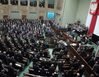 Miniatura: Sejm przyjął exposé Sikorskiego