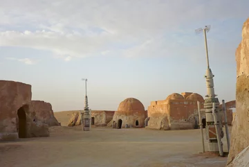 Tunezja. Wioska imitująca krajobraz na Tatooine, opuszczona po nakręceniu „Gwiezdnych Wojen” 