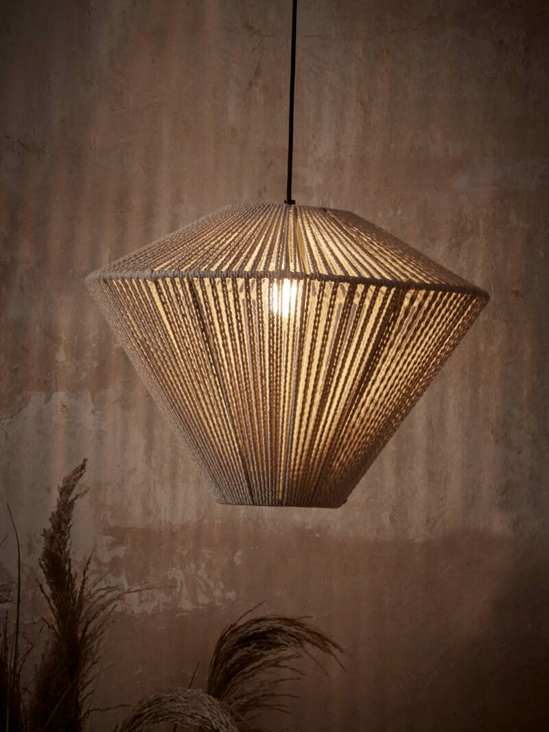 Nowoczesna lampa z plecionki