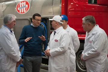 Premier Mateusz Morawiecki w zakładzie Mlekovity 