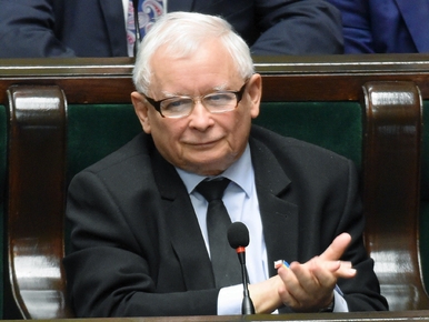 „Niedyskrecje parlamentarne”: Zmiany w PiS, tylko jedna osoba klaskała...