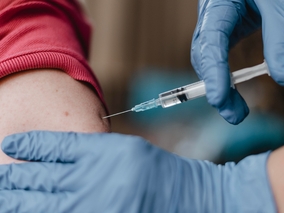 Miniatura: AstraZeneca wycofuje swoją szczepionkę...