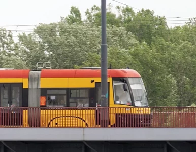 Miniatura: W Warszawie i Gdańsku tramwaje potrąciły...