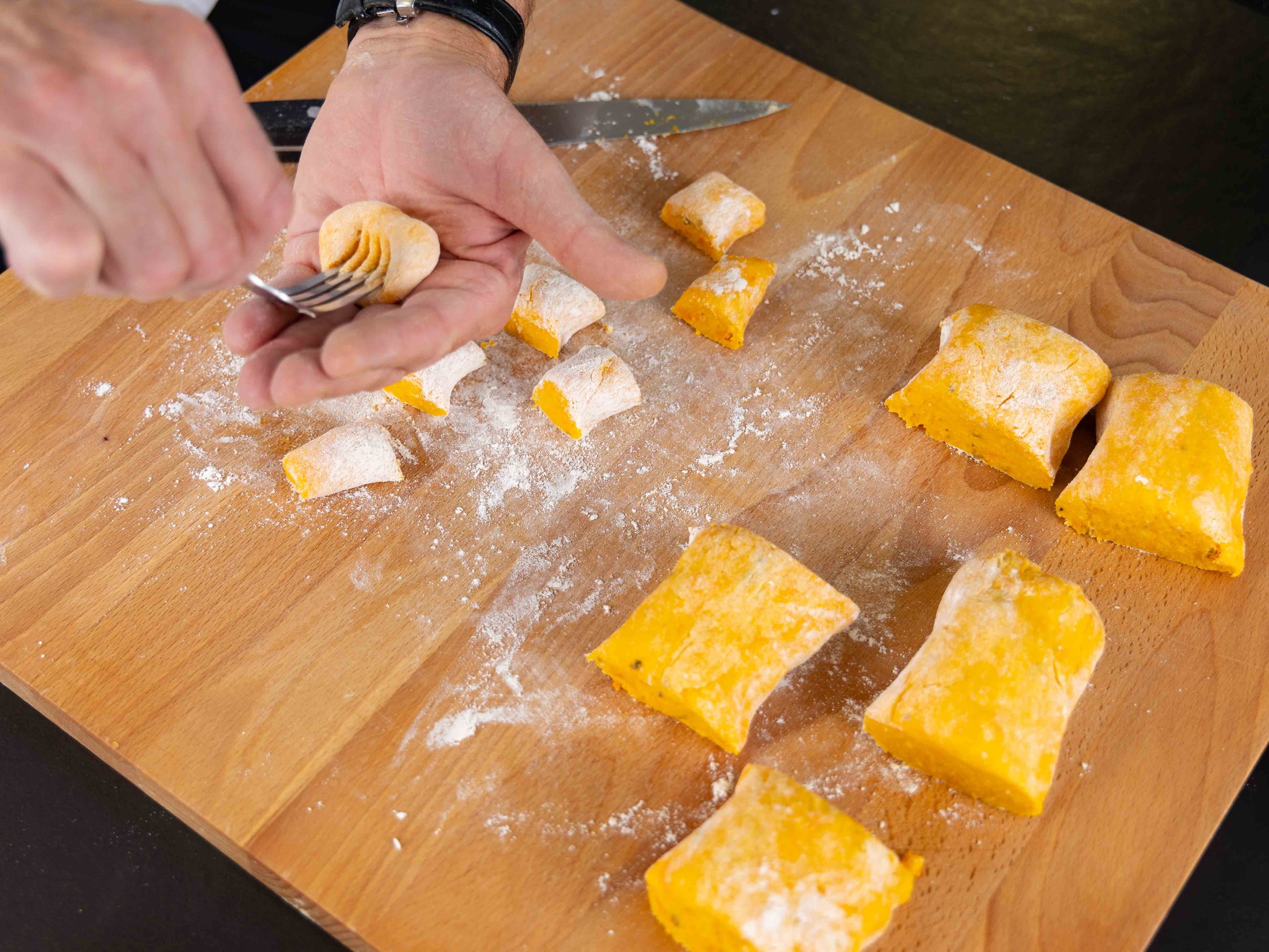 Formowanie i gotowanie gnocchi