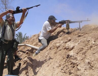 Miniatura: Rosja dostarcza paliwo libijskim rebeliantom