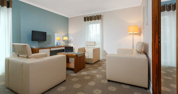 3 RM APT PLUS 1