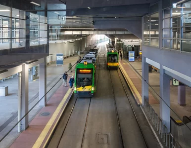 Miniatura: Część torowiska nagle przebiła podłogę w...