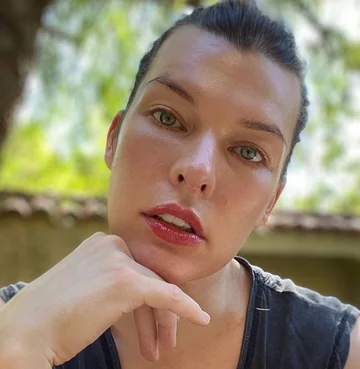 Milla Jovovich 