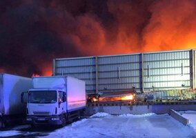 Miniatura: Potężny pożar trawił halę. W&nbsp;akcji...