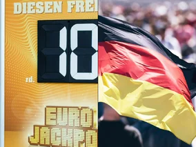 Miniatura: Trzy wygrane po prawie 600 tys. euro w...