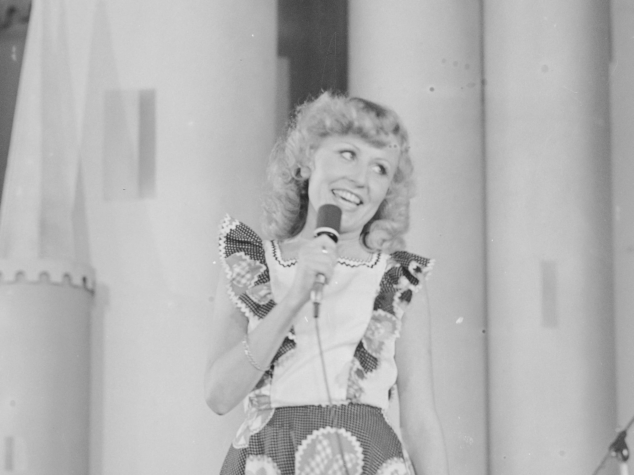 Muzyczne hity PRL-u. Wiesz, kto je śpiewał?