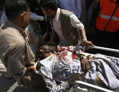 Miniatura: Krwawe zamachy w Pakistanie. Prawie 50 ofiar