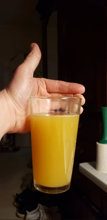 "Jaki jest najgorszy sposób trzymania drinka" 