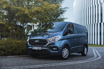 Ford Transit Custom Plug-In Hybrid 