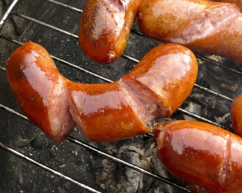 Miniatura: Jesz kiełbaskę na siedząco? Wstań,...