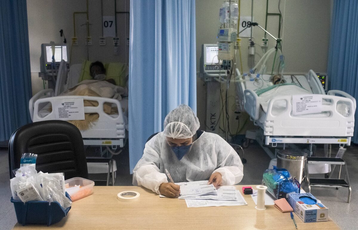 Pacjenci chorzy na COVID-19 w jednym ze szpitali w Rio De Janeiro (7-8 kwietnia 2021 r.) 