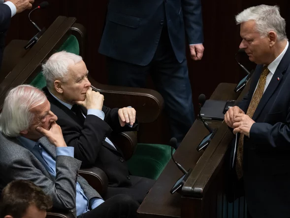 Miniatura: Wojna na stowarzyszenia w PiS. „To koniec...
