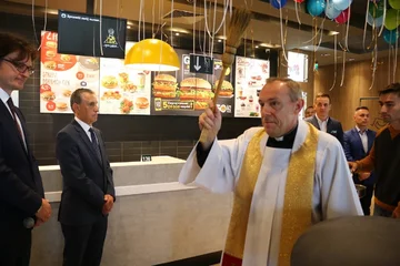 Na otwarciu restauracji McDonald's w Nakle nad Notecią obecny był ksiądz 