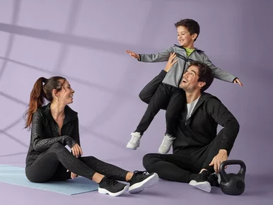 Miniatura: Modne i funkcjonalne ubrania sportowe dla...