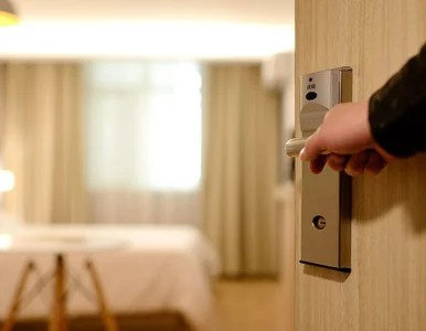Miniatura: Podróżujesz w pojedynkę? Tę rzecz w hotelu...