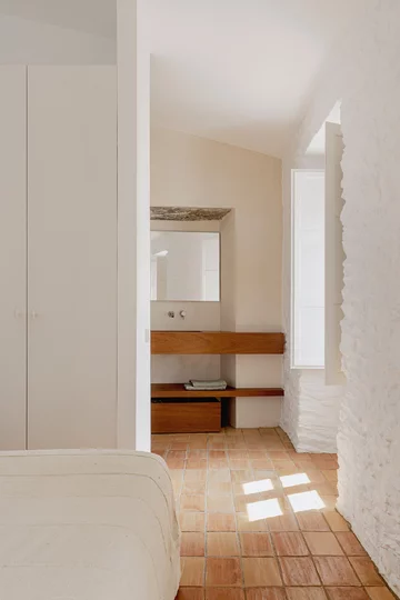 Remont domu rybaka w Hiszpanii, projekt Bea Portabella + Jordi Pagès 