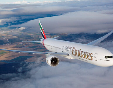 Miniatura: Większy samolot Emirates na trasie do...