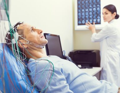 EEG głowy – jak wygląda badanie, kiedy je wykonać, jak się przygotować