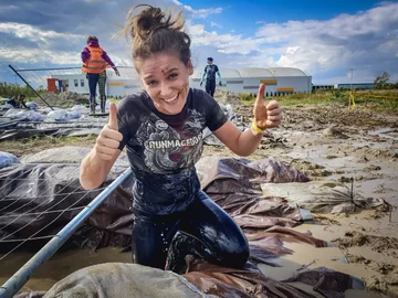 Warszawski Runmageddon W ostatni weekend wakacji ok. 10 tys. osób wzięło udział w warszawskim Runmageddonie. Sprawdziliśmy czy do zrobienia fotoreportażu z dynamicznej sportowej imprezy wystarczy smartfon. Wszystkie zdjęcia zostały wykonane telefonem Samsung Galaxy S9+.