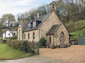 Kaplica przerobiona na apartament 