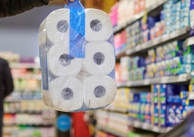 Papier toaletowy symbolem luksusu. Jest droższy od alkoholu