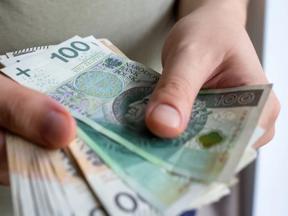 Miniatura: Droższe mieszkanie, garaż i działka. W...
