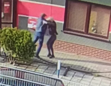 Miniatura: Pobił pracownicę poczty, bo zapytała go o...