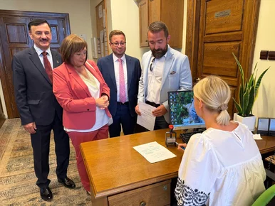 Miniatura: Radni PiS przeszli do Morawieckiego....