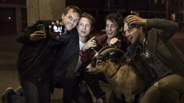 kadr z&nbsp;filmu "We krwi" (2016)