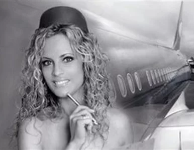 Miniatura: Hiszpańskie stewardessy zrzuciły ubrania