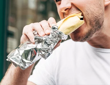 Miniatura: Zjadł kebaba i umarł. Władze Austrii...