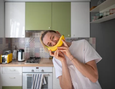 Miniatura: Wyrzucasz skórki od bananów? Nie rób tego,...