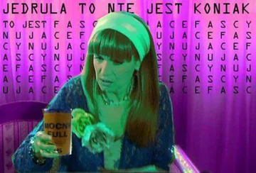 Mem powstały ze zderzenia kina superbohaterskiego i „kina polsatowskiego” 